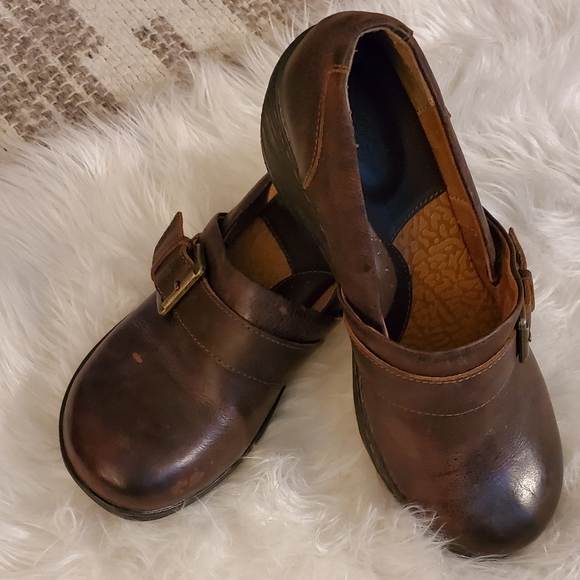 dark brown clogs